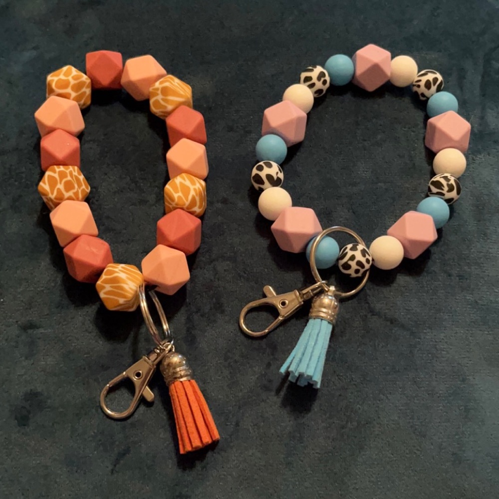 Silicone wristlets keychains